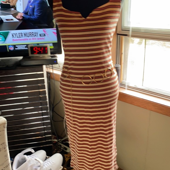 Cute dress with belt - Picture 1 of 2